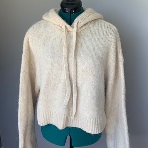 Cropped creme loose fit sweater with hood